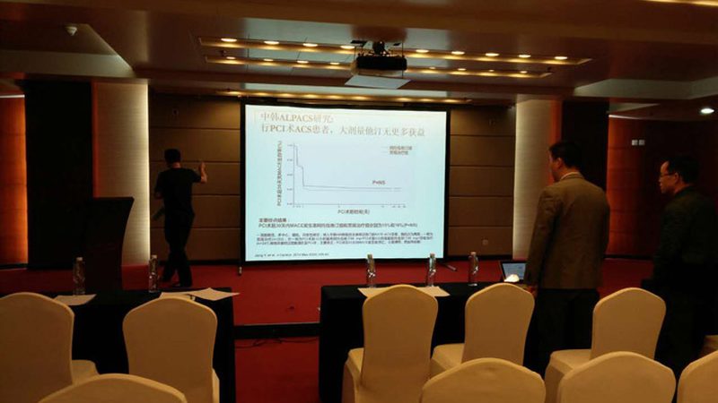 少儿编程课程：揭秘其背后的优与劣