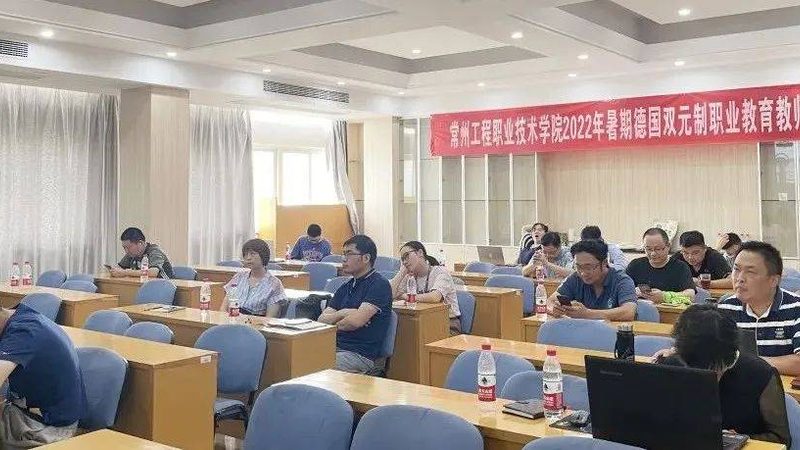 成都叉车培训学校哪家好？揭秘叉车培训选校的关键要素